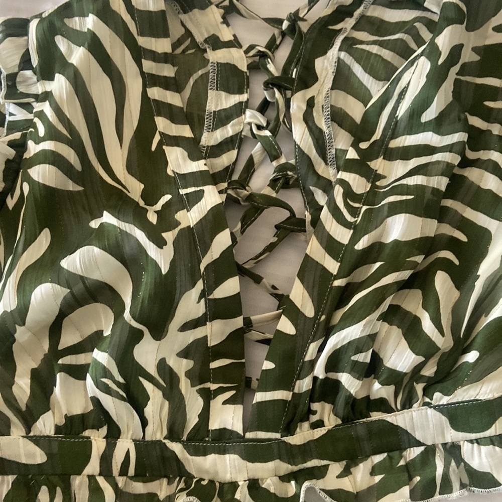 Green romper - Picture 6 of 6